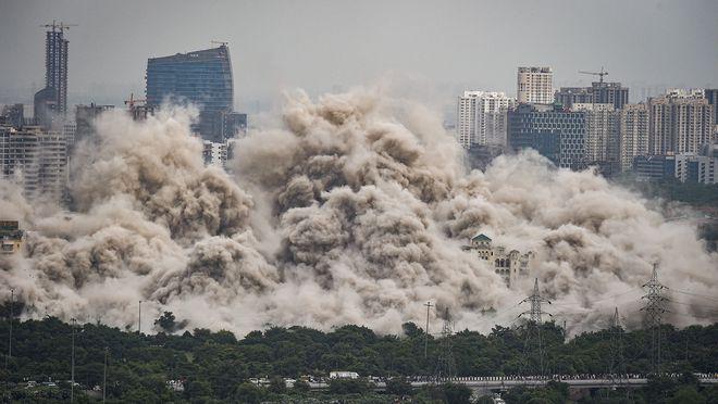 印度首都传来巨大响声3500公斤炸药爆炸两栋30层高楼瞬间倒塌